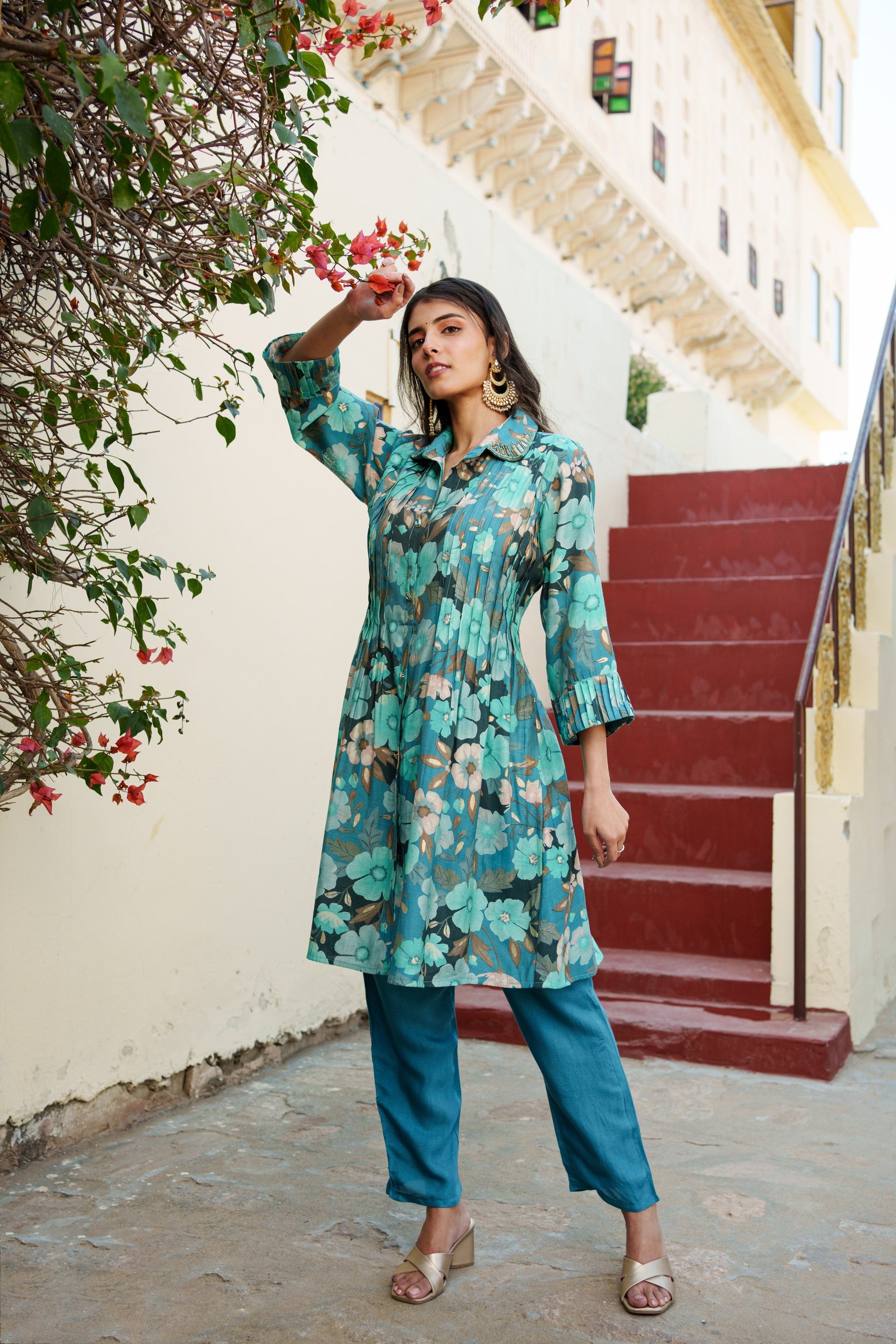 Women Teal Blue Muslin Tucks kurta with sequence Shirt Collar & Solid Bottom Set