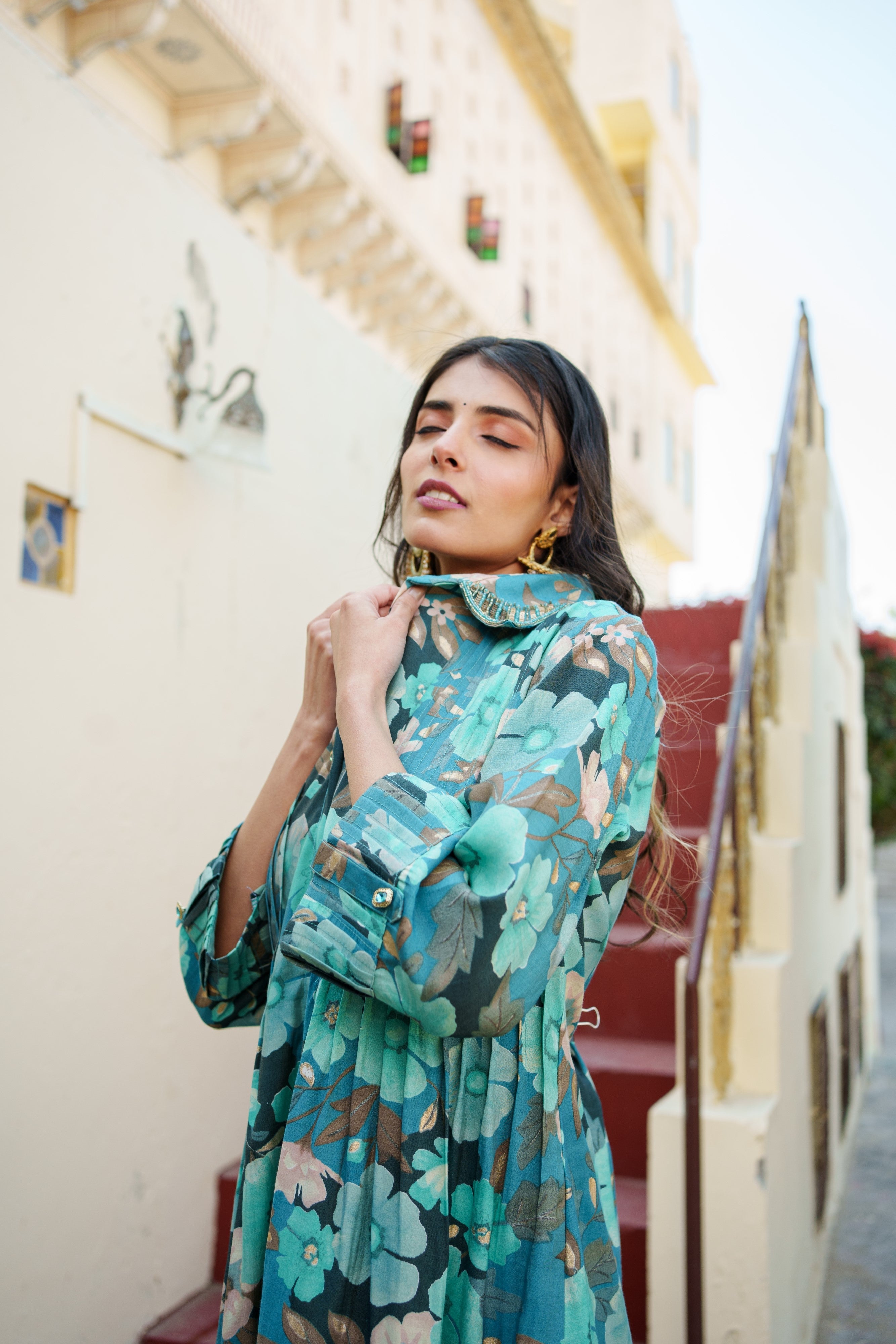 Women Teal Blue Muslin Tucks kurta with sequence Shirt Collar & Solid Bottom Set