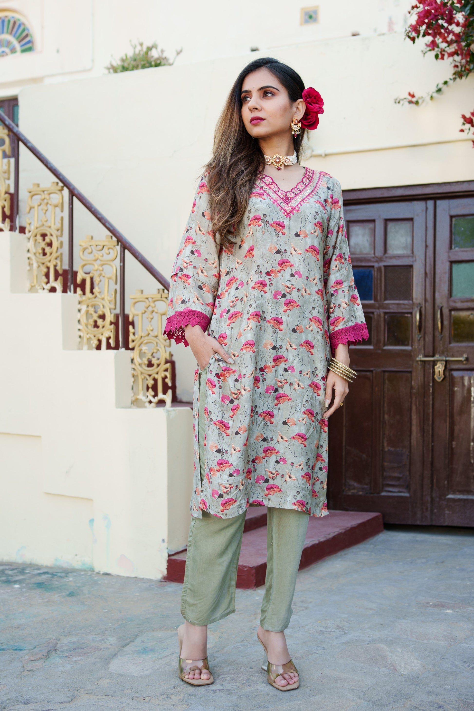 Women Pista Green Muslin Kurta With Cut Work Embroidered Neckline & Solid Bottom Set