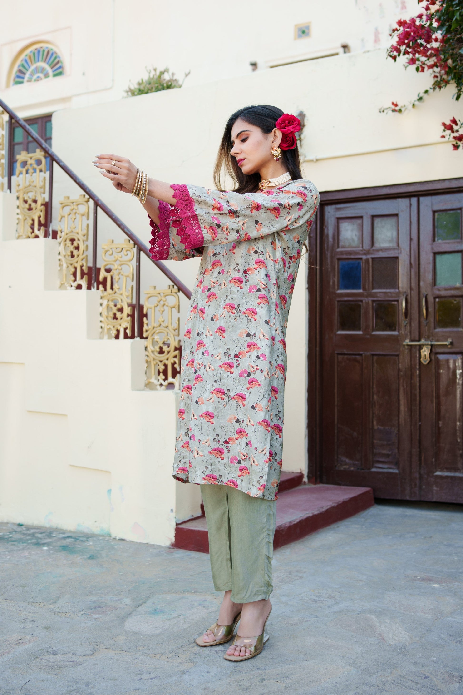 Women Pista Green Muslin Kurta With Cut Work Embroidered Neckline & Solid Bottom Set