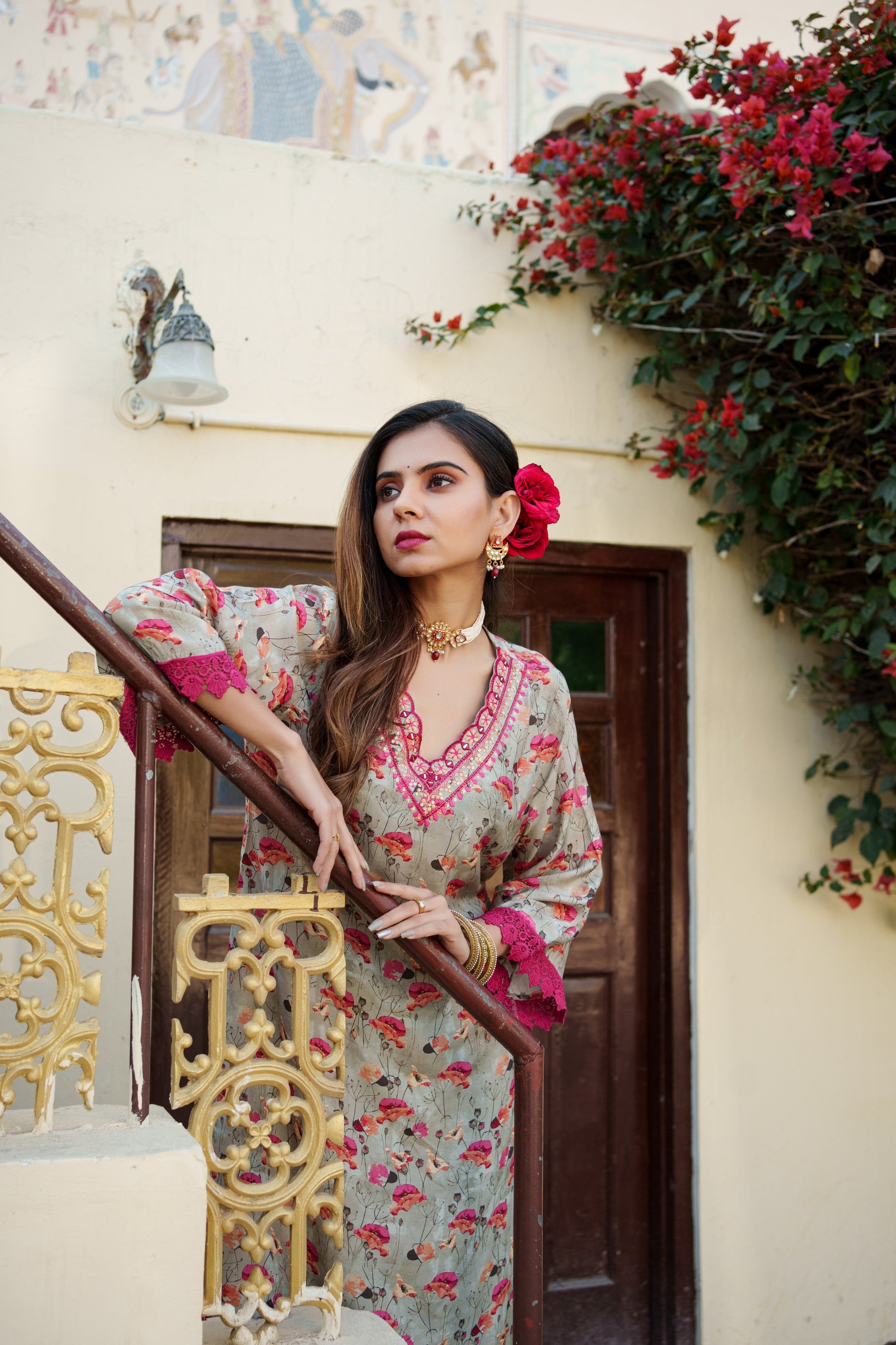 Women Pista Green Muslin Kurta With Cut Work Embroidered Neckline & Solid Bottom Set