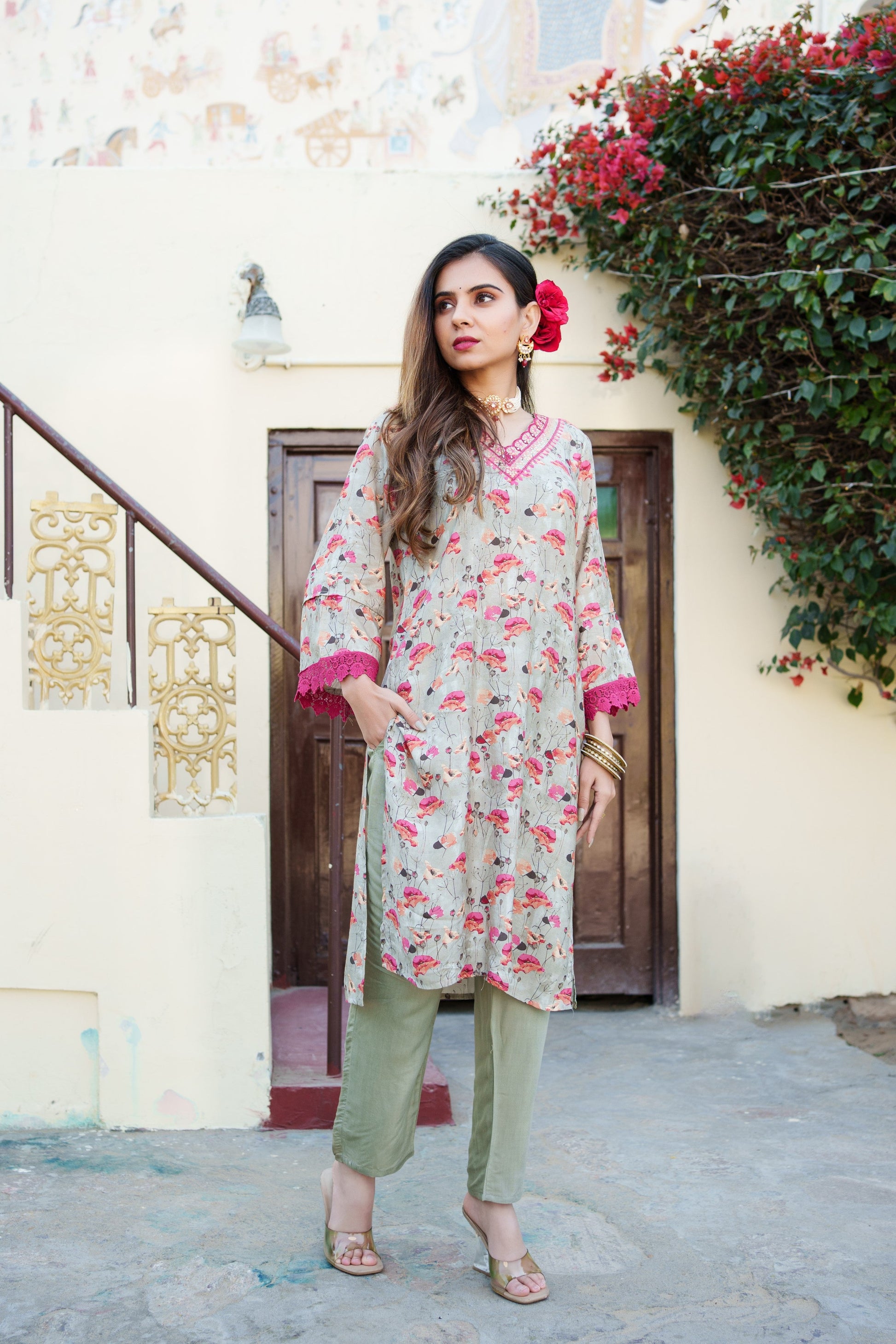 Women Pista Green Muslin Kurta With Cut Work Embroidered Neckline & Solid Bottom Set