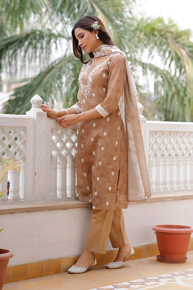 Women Linen Kurta Embroidered kurta set with solid pants & dupatta
