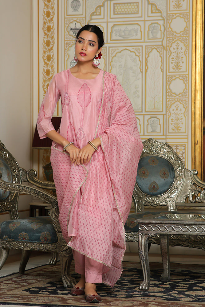 Women Pink Chanderi Block printed Embroidered kurta set with solid pants & dupatta