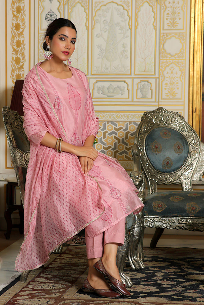 Women Pink Chanderi Block printed Embroidered kurta set with solid pants & dupatta