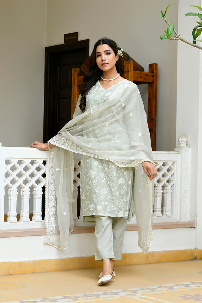 Women linen embroidered solid kurta set with solid pants & chiffon embroidered dupatta