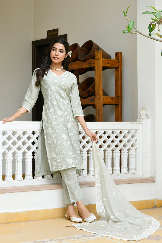 Women linen embroidered solid kurta set with solid pants & chiffon embroidered dupatta