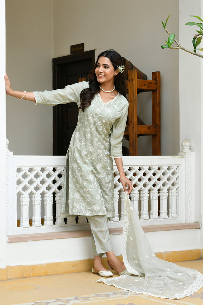 Women linen embroidered solid kurta set with solid pants & chiffon embroidered dupatta