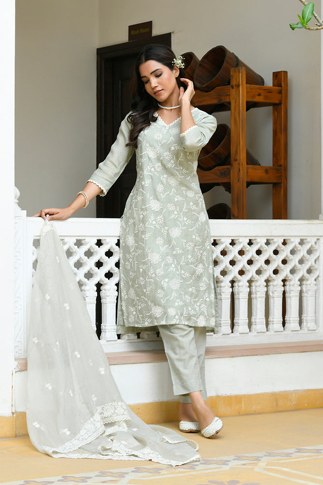Women linen embroidered solid kurta set with solid pants & chiffon embroidered dupatta