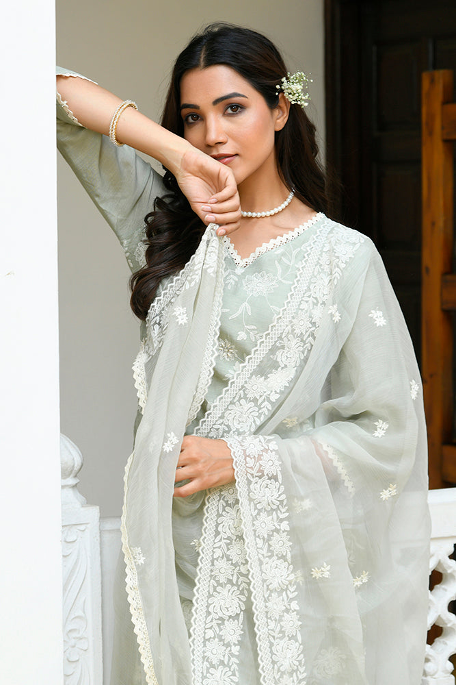 Women linen embroidered solid kurta set with solid pants & chiffon embroidered dupatta