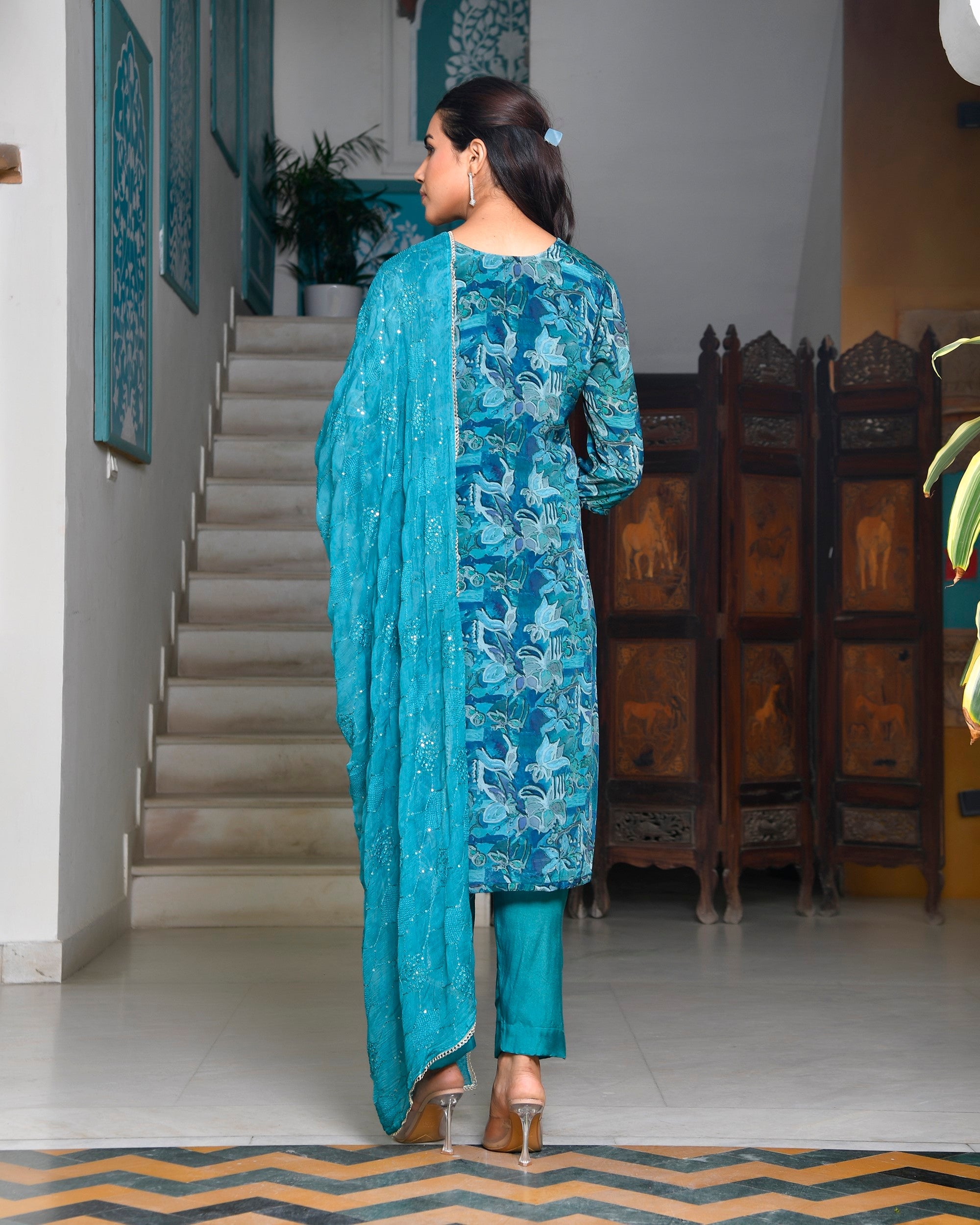 Women crepe embroidered suit set