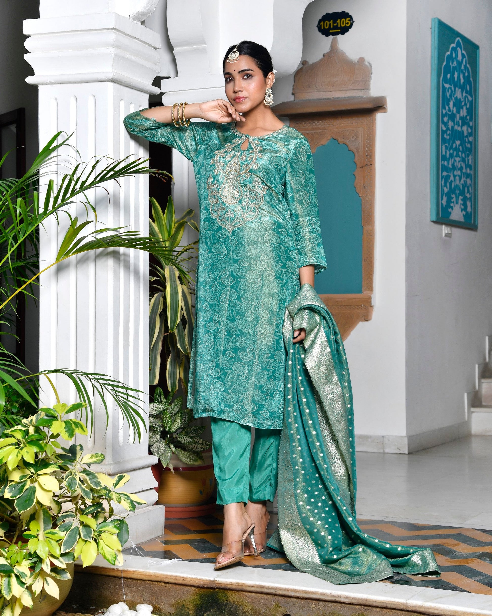 Women Digital Printed Tissue suit set with solid pant & brocade dupatta