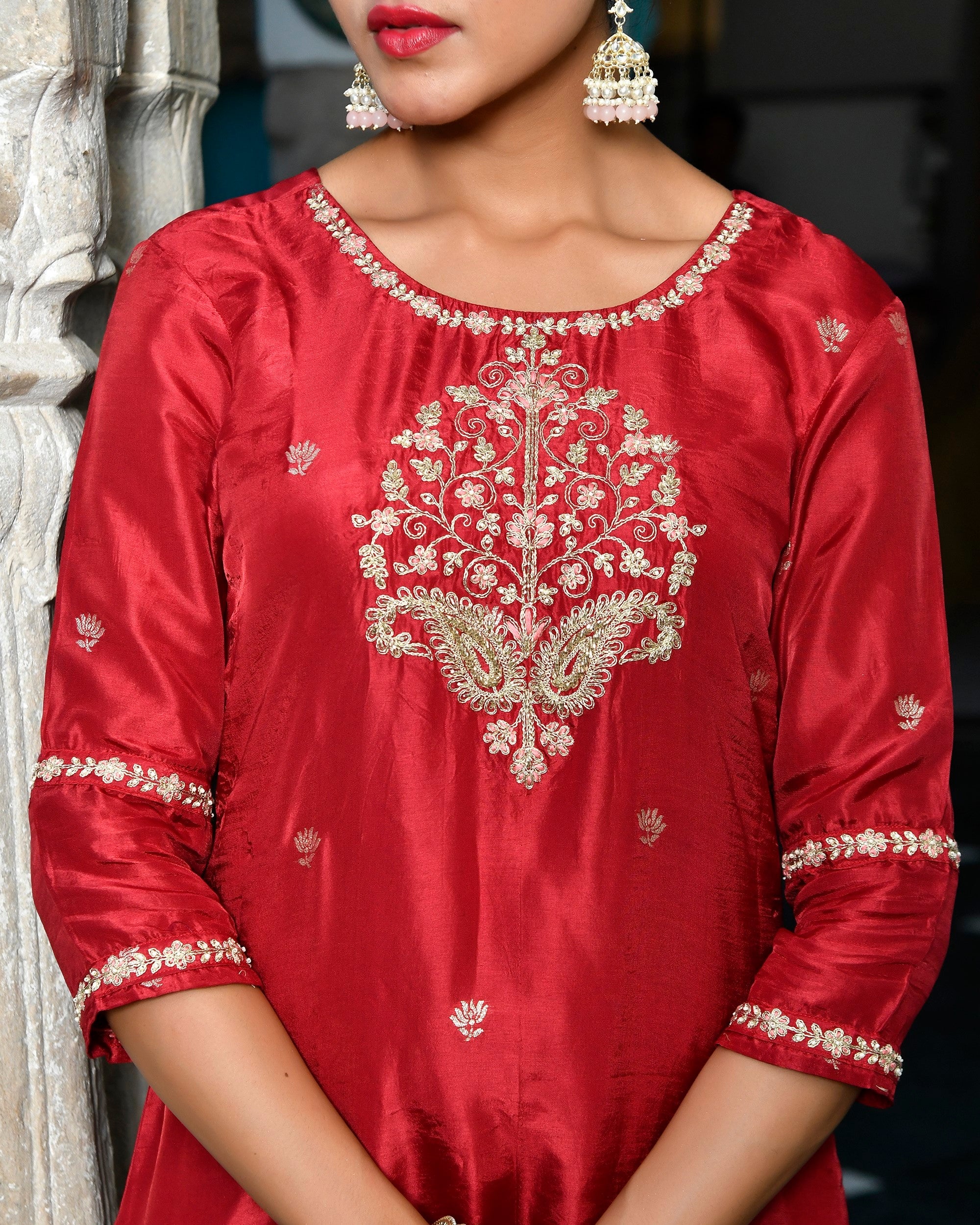 Women silk emboidered solid pant set & digital printed dupatta