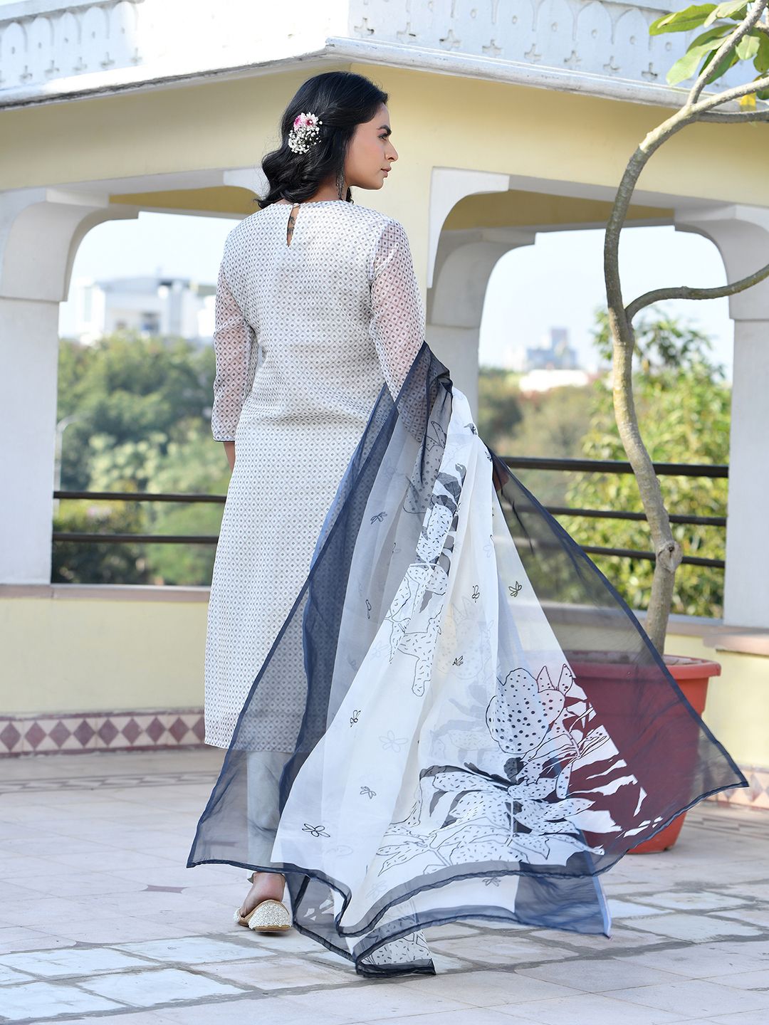 Women Grey Monotone Organza Digital Printed Suit Set