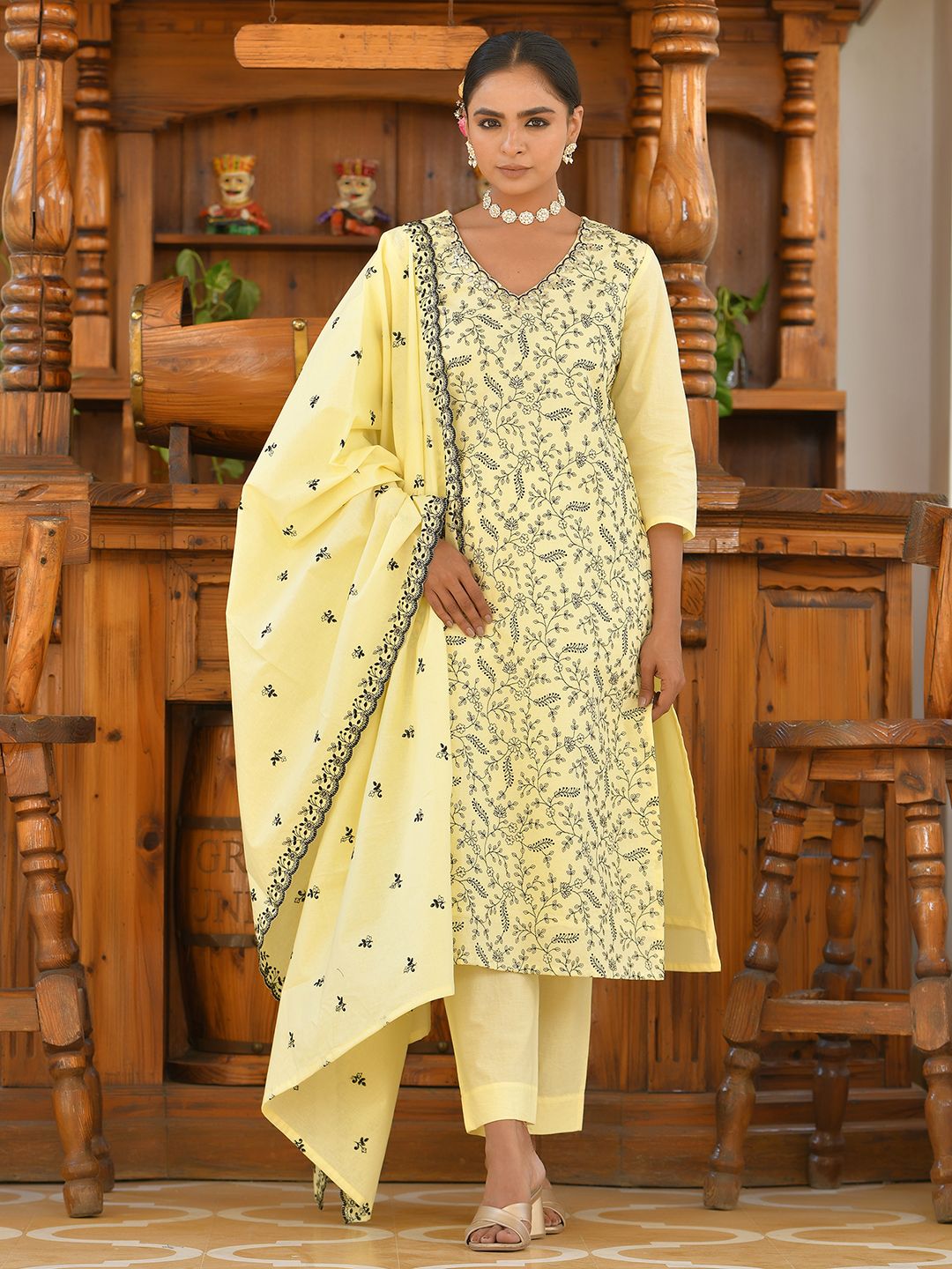 Women Cotton Solid Embroidered Suit Set