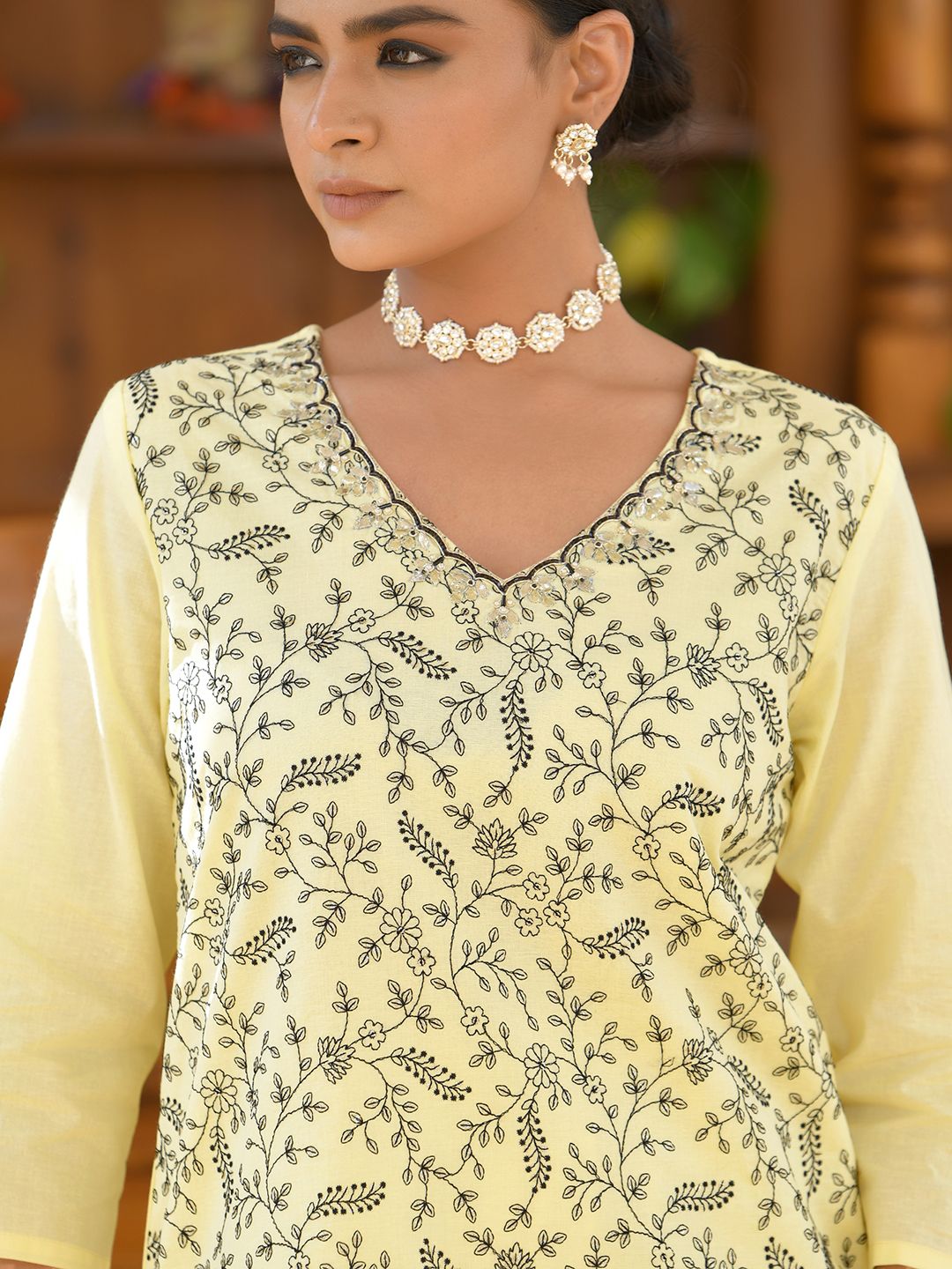 Women Cotton Solid Embroidered Suit Set