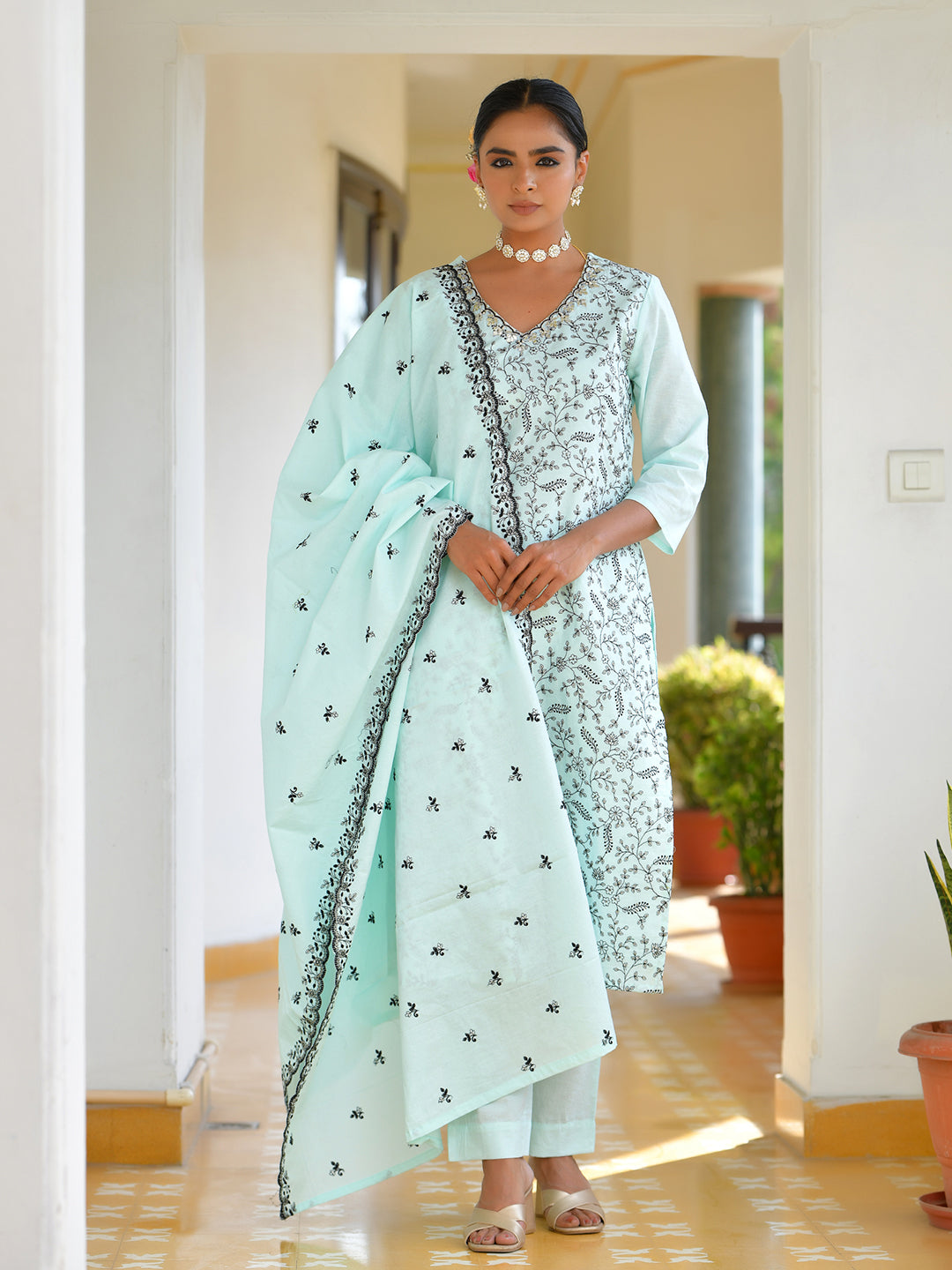 Women Cotton Solid Embroidered Suit Set