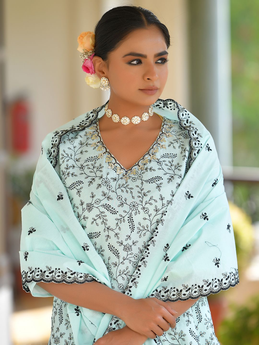 Women Cotton Solid Embroidered Suit Set