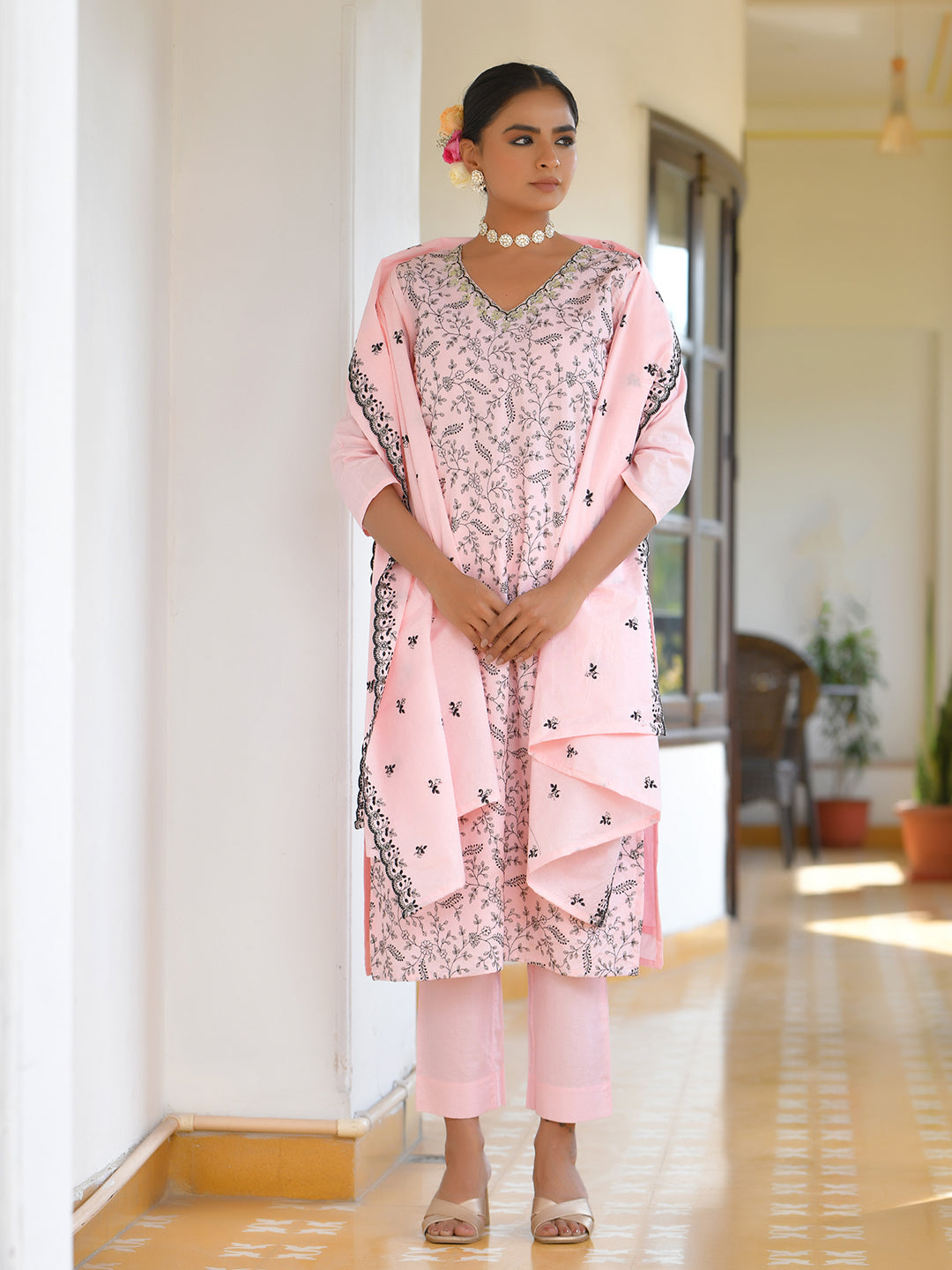 Women Cotton Solid Embroidered Suit Set