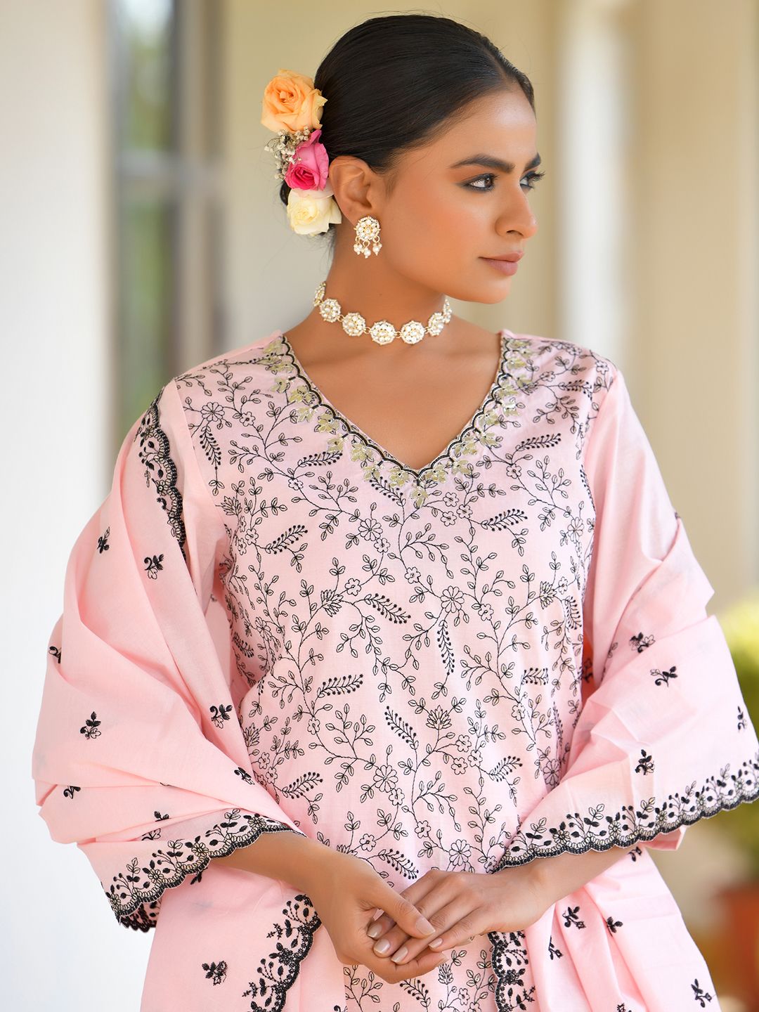 Women Cotton Solid Embroidered Suit Set