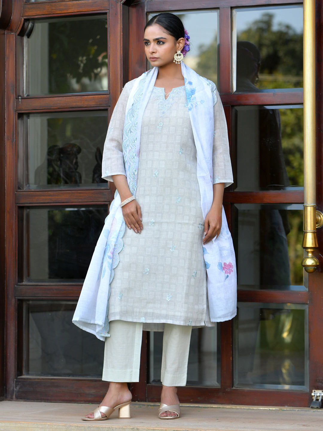 Women Grey Linen Suit  Set with cutwork dupatta