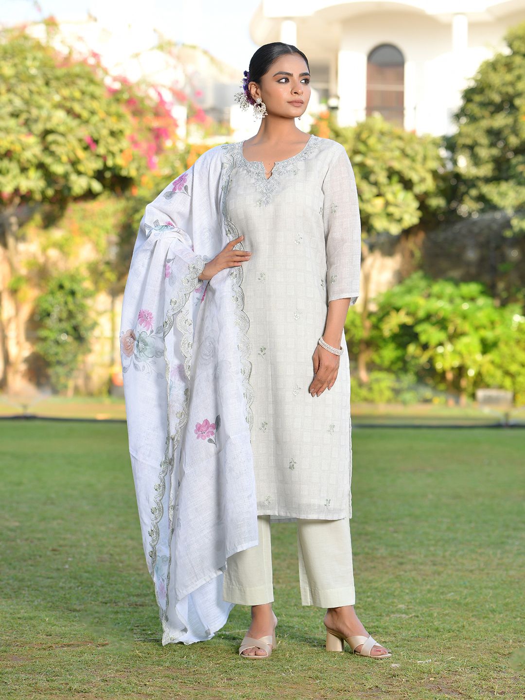 Women Grey Linen Suit  Set with cutwork dupatta