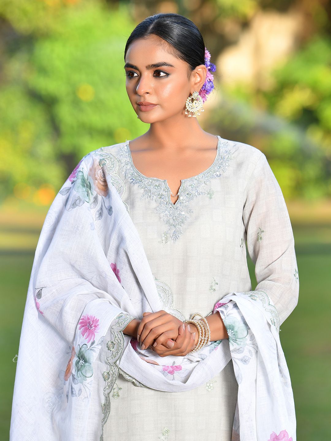 Women Grey Linen Suit  Set with cutwork dupatta