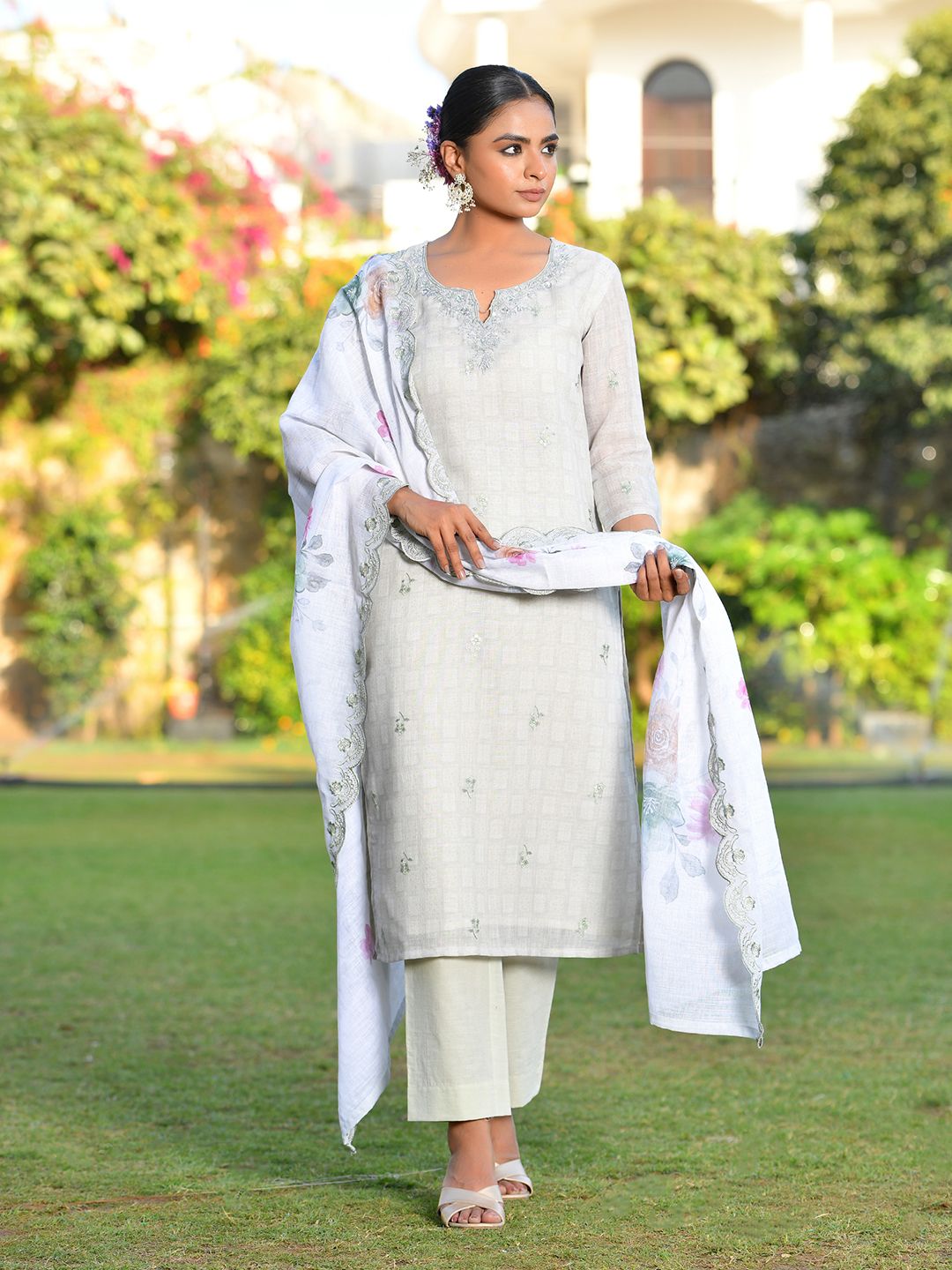 Women Grey Linen Suit  Set with cutwork dupatta