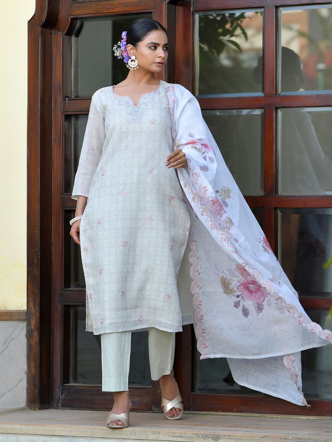 Women Grey Linen Suit  Set with cutwork dupatta