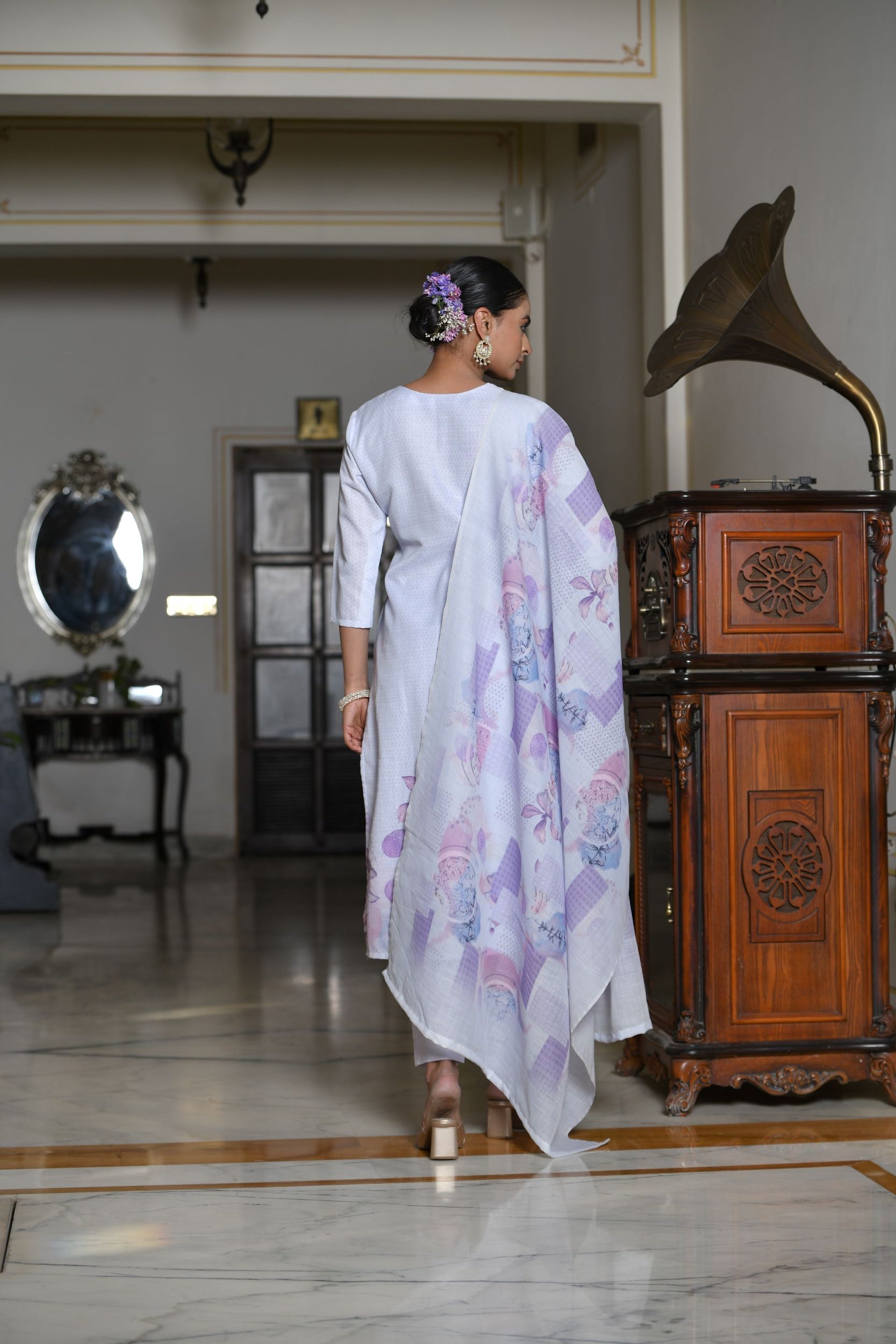 Women Linen suit set with Printed Dupatta