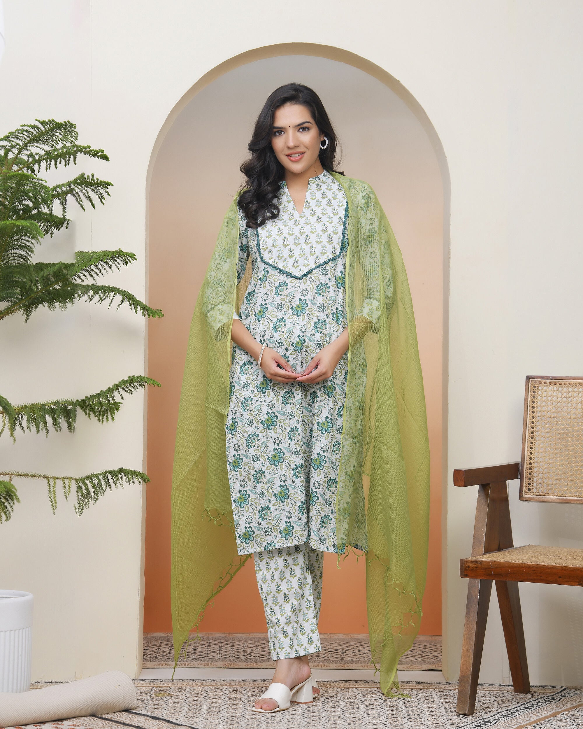 Women white Cotton kurta with cotton pant & dupatta