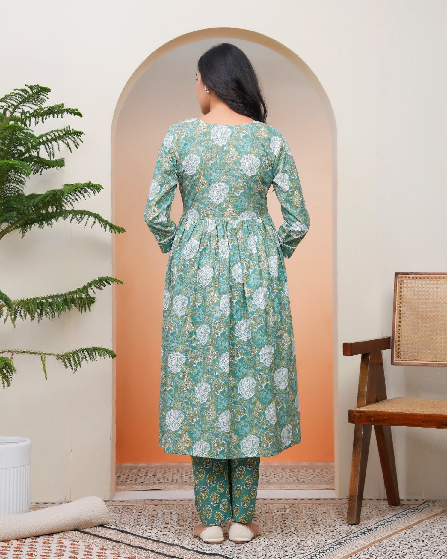 Women Ferozi Cotton kurta with cotton pant & dupatta