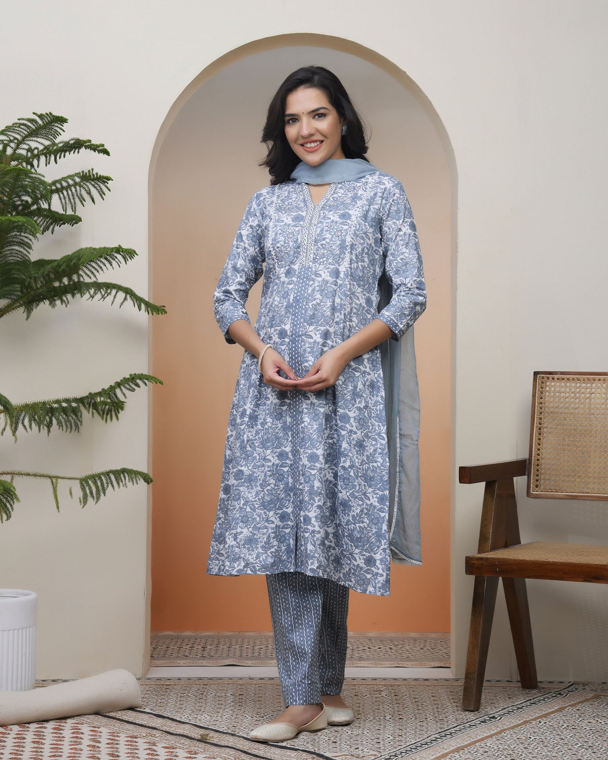 Women Grey panel kurta with cotton pant & dupatta