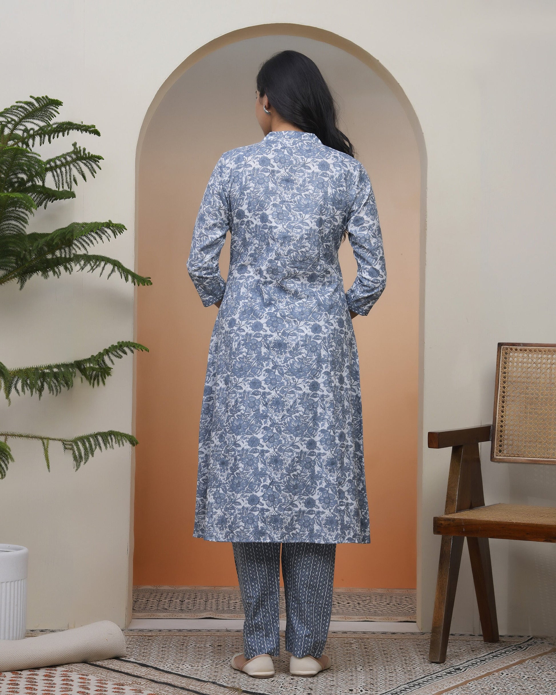 Women Grey panel kurta with cotton pant & dupatta