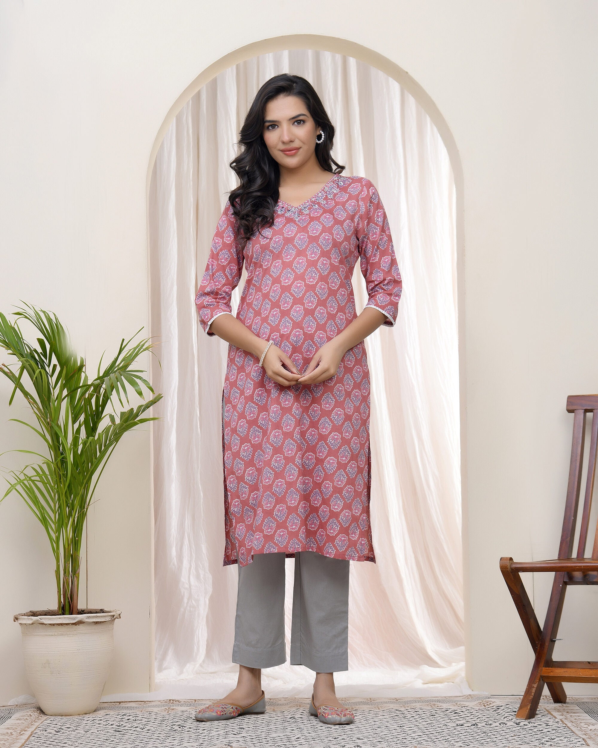 Women Pink Cotton printed Straight Kurti