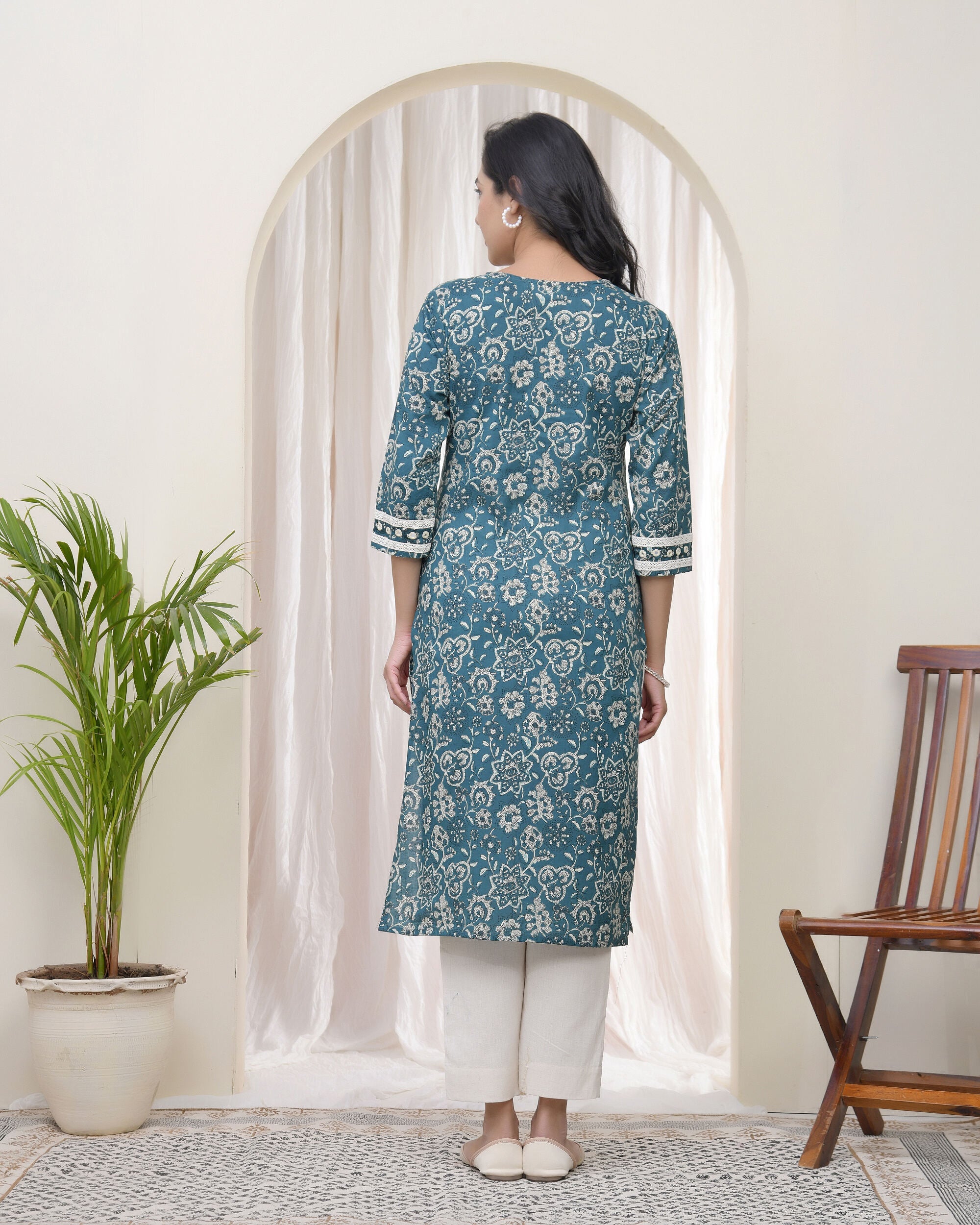 Women Ferozi Cotton printed Straight Kurti