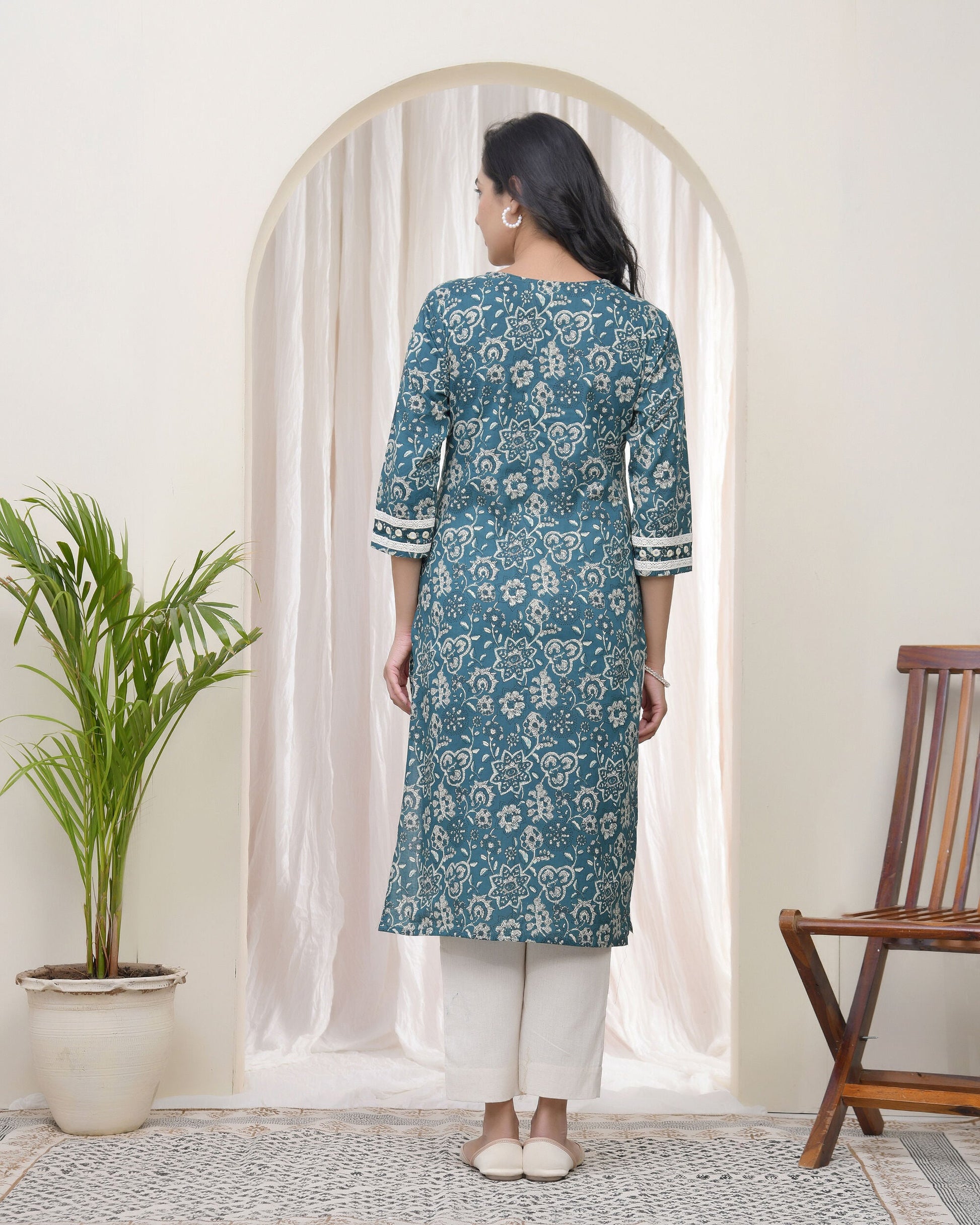 Women Ferozi Cotton printed Straight Kurti