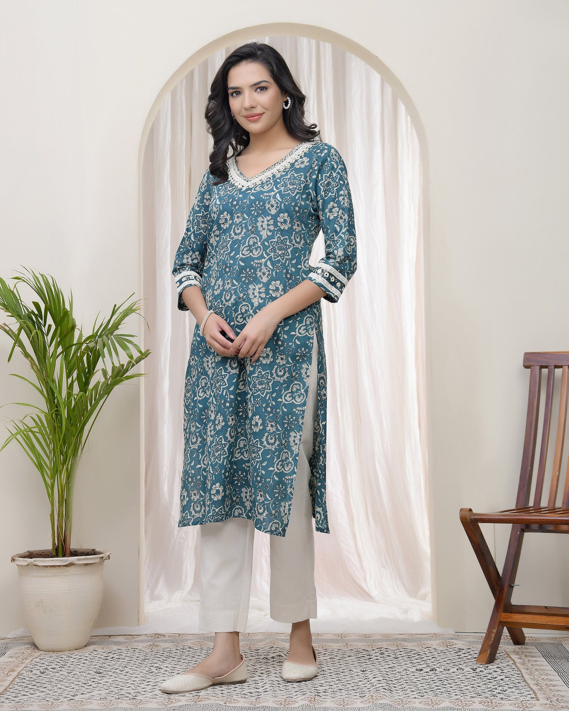 Women Ferozi Cotton printed Straight Kurti