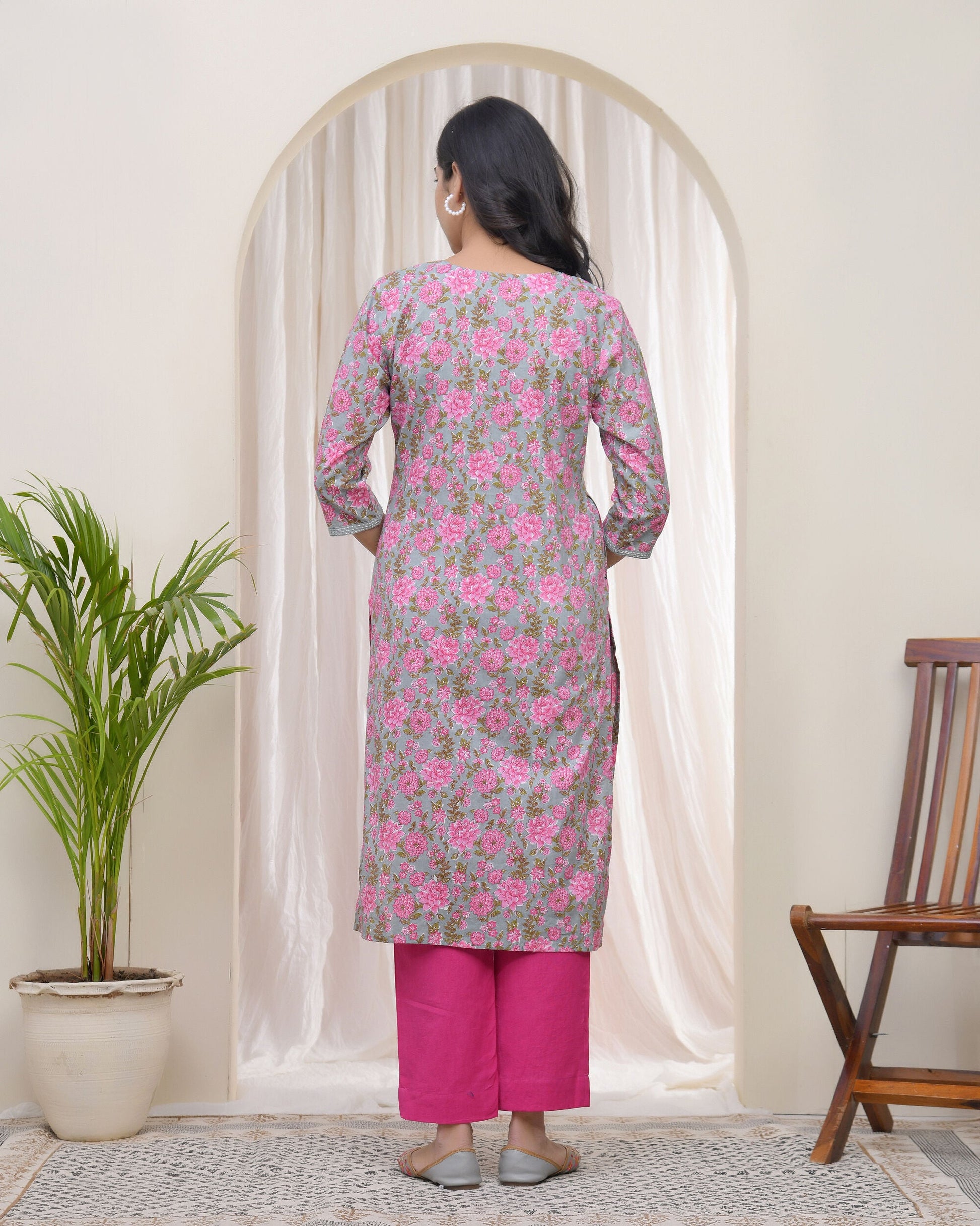 Women Grey Cotton printed Straight Kurti