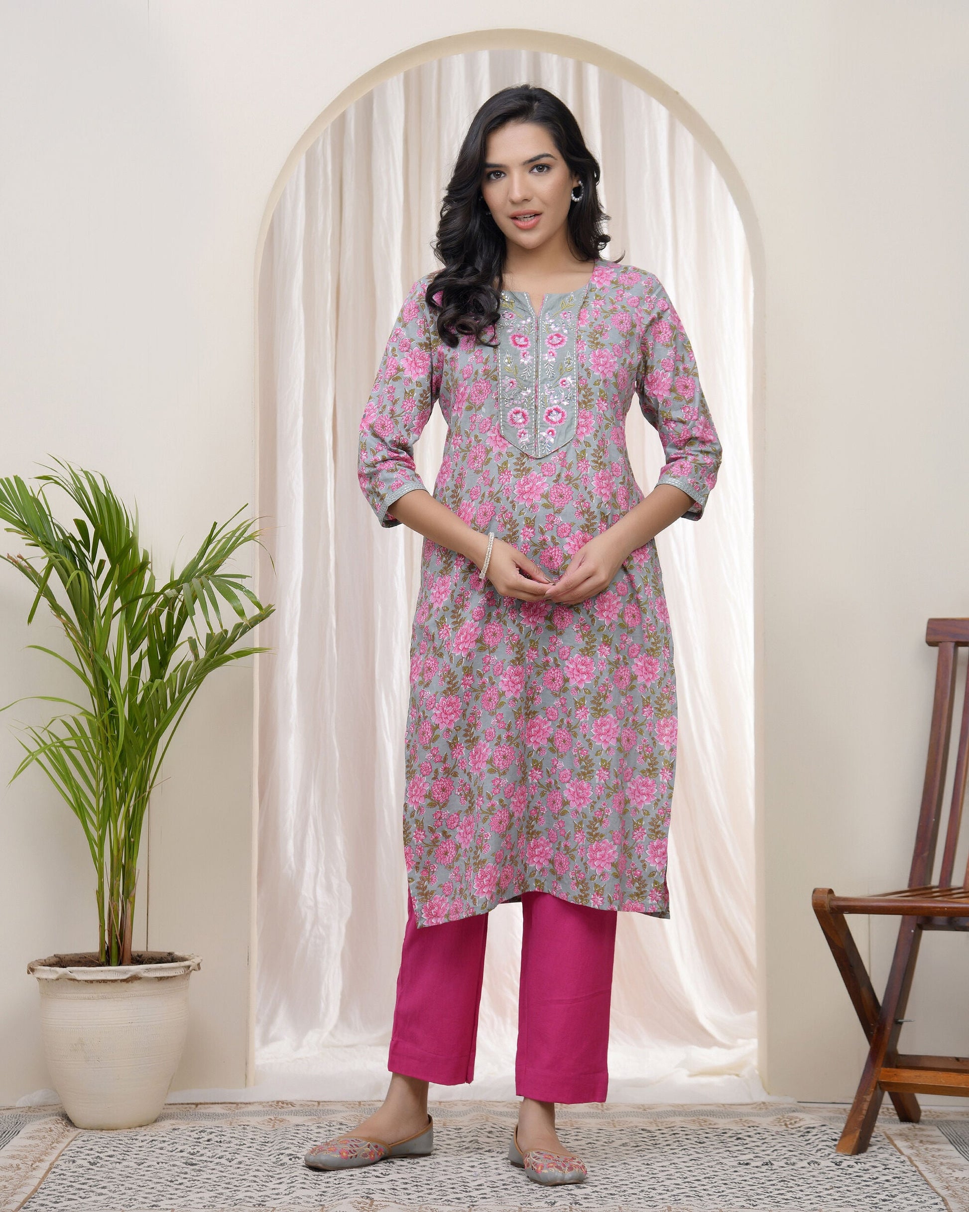 Women Grey Cotton printed Straight Kurti