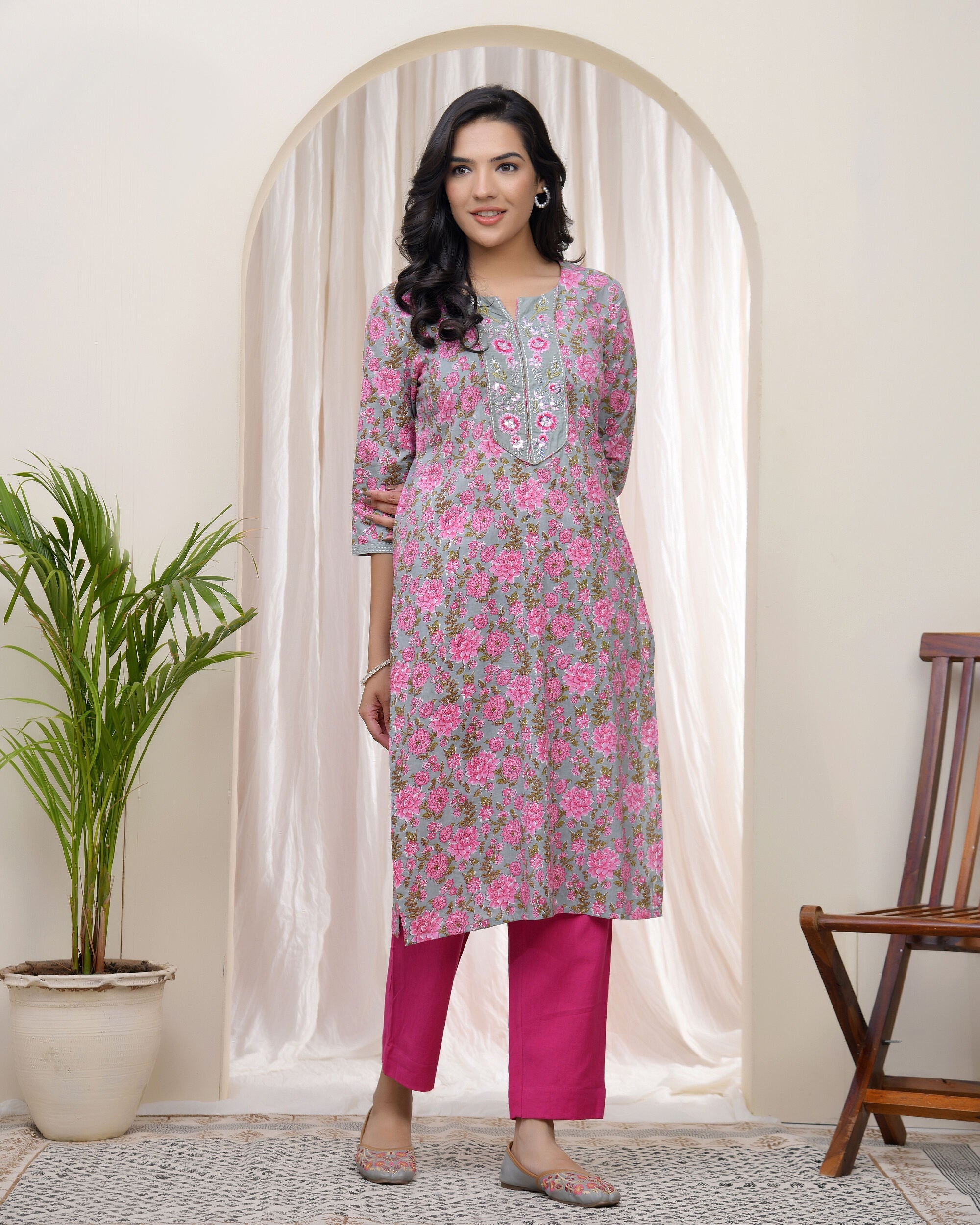 Women Grey Cotton printed Straight Kurti