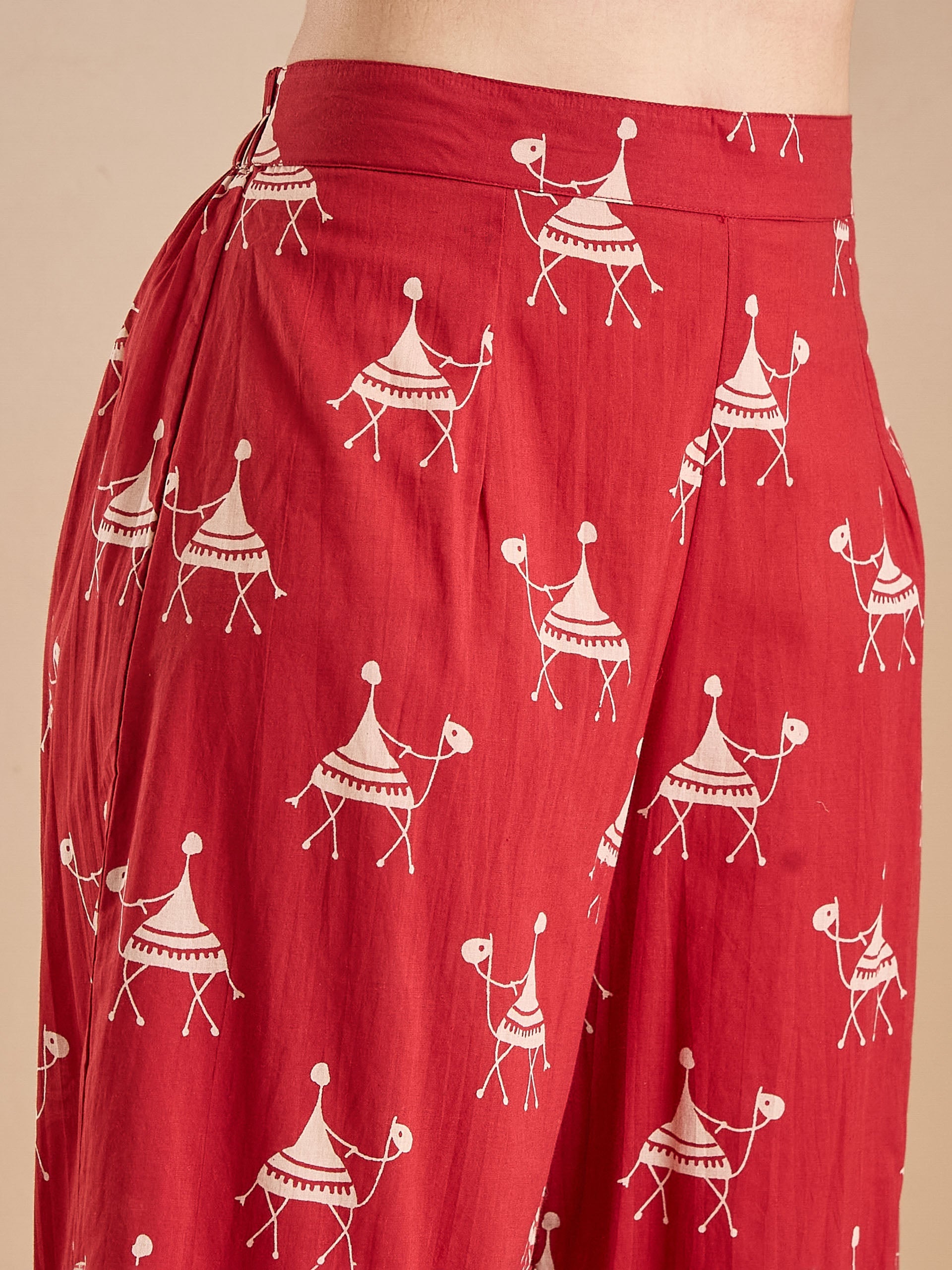 Women Quirky Print Pure Cotton Red A-Line Kurti with Pants