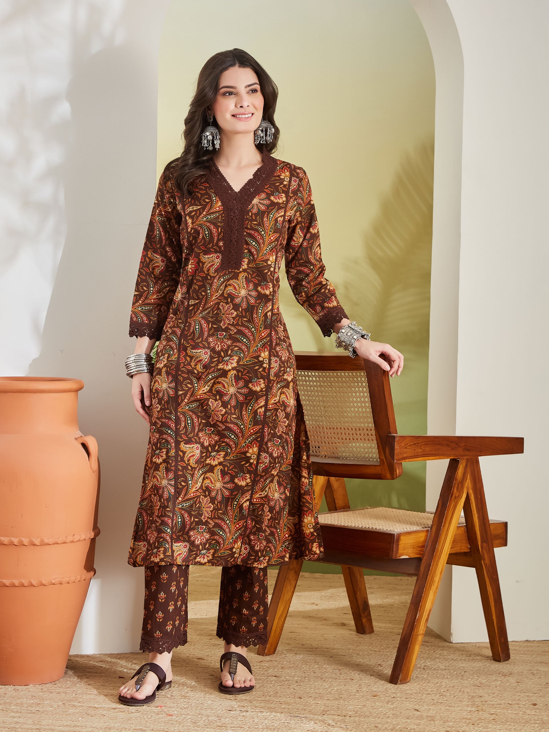 Women Floral Printed Pure Cotton Brown Kurta With Pants