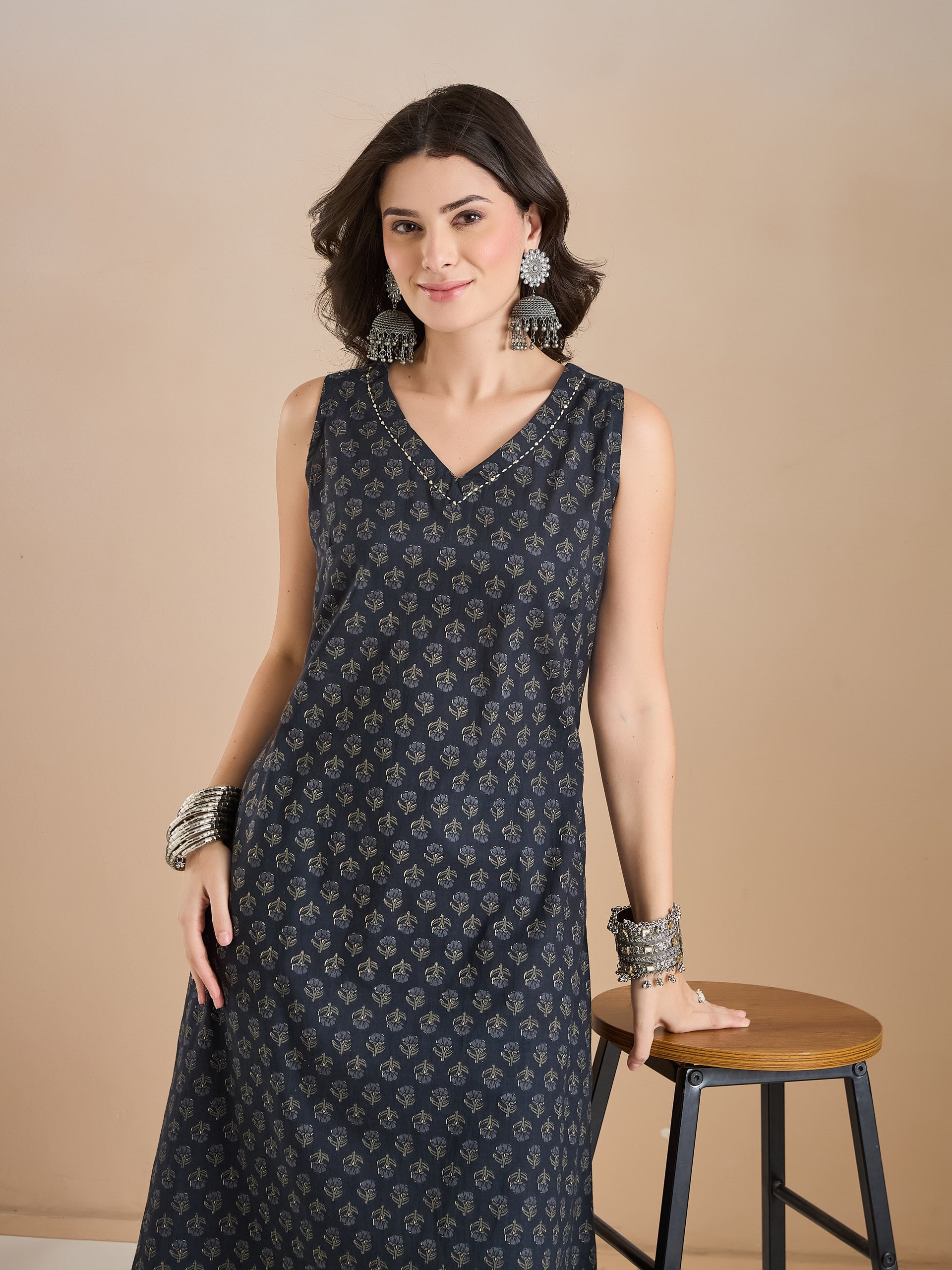 Women Floral Printed Pure Cotton A-line Black Kurta With Palazzos