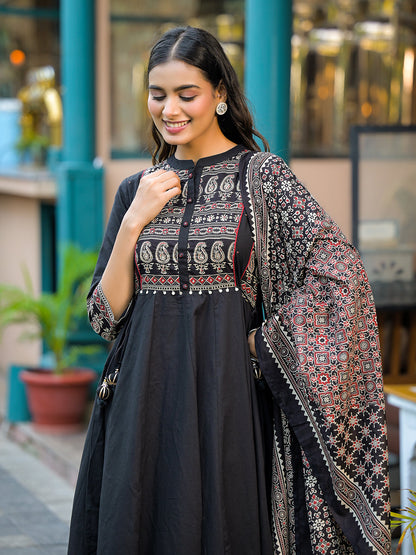 Black Paisley Print Cotton Anarkali Kurta Sets With Dupatta