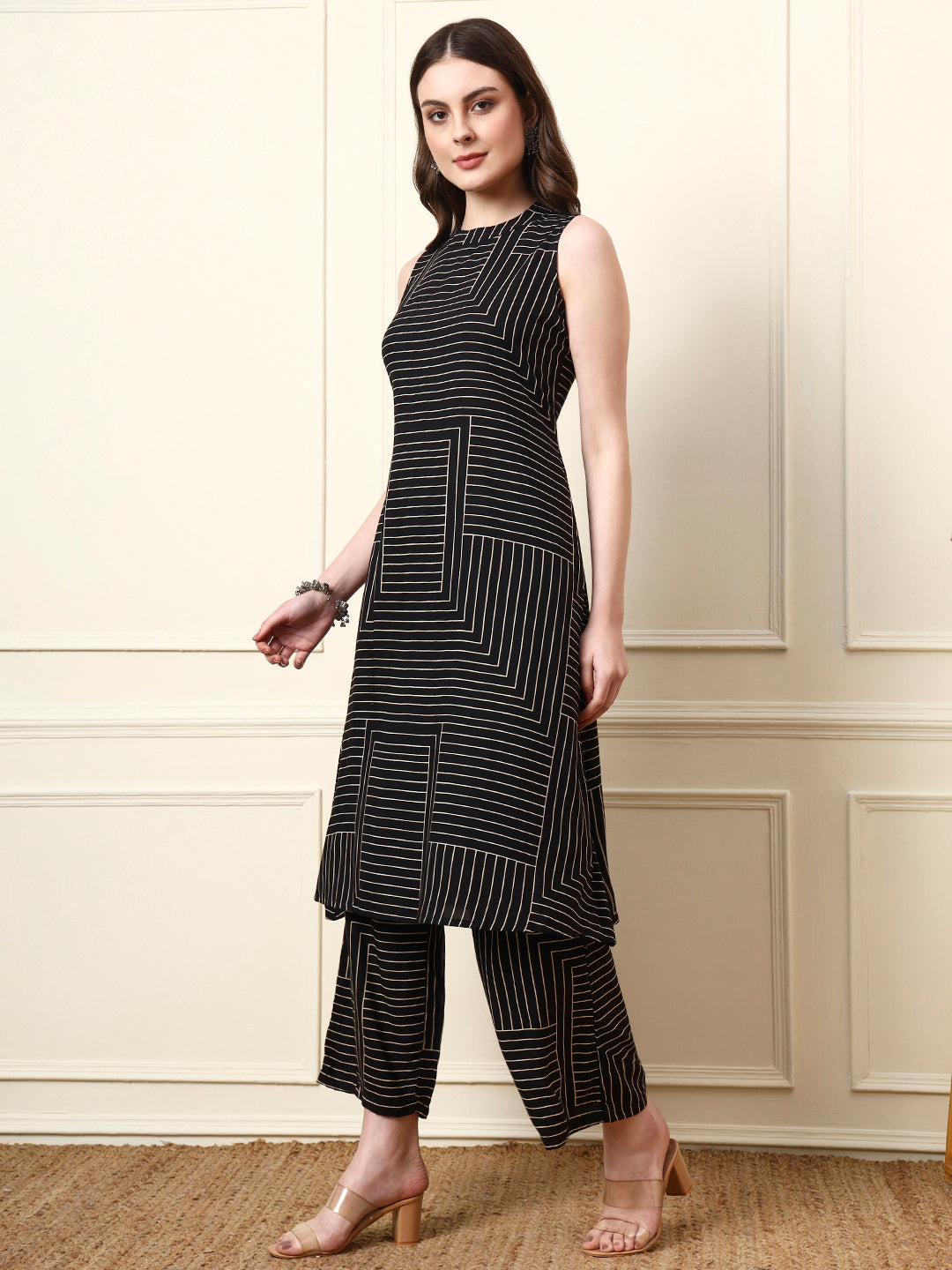 Divena Black Boat Neck Sleeveless Rayon Co-ord Sets