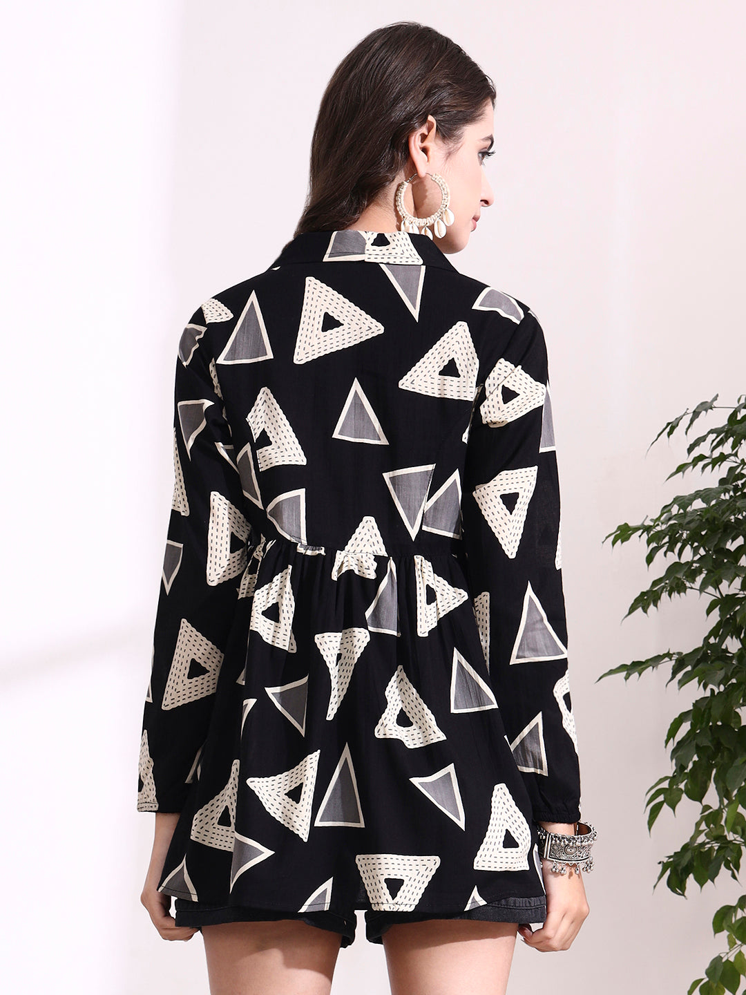 Black Lepal Coller Peplum Top