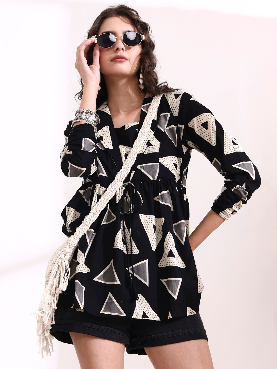 Black Lepal Coller Peplum Top