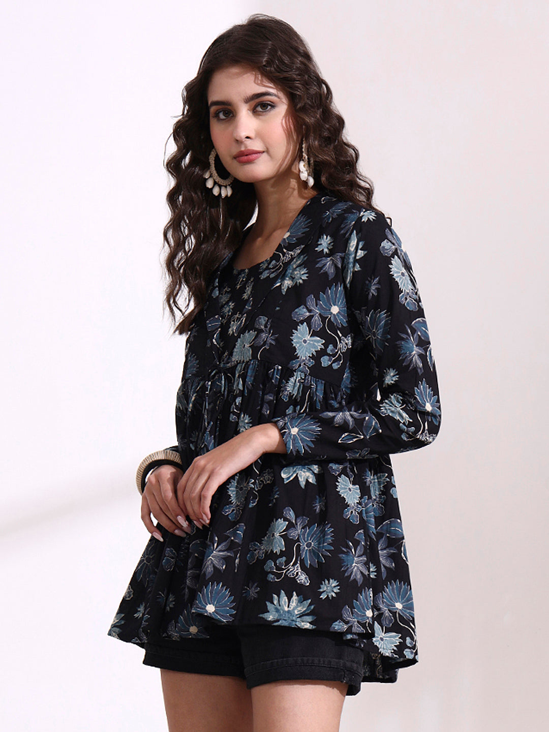 Black Lepal Coller Peplum Top