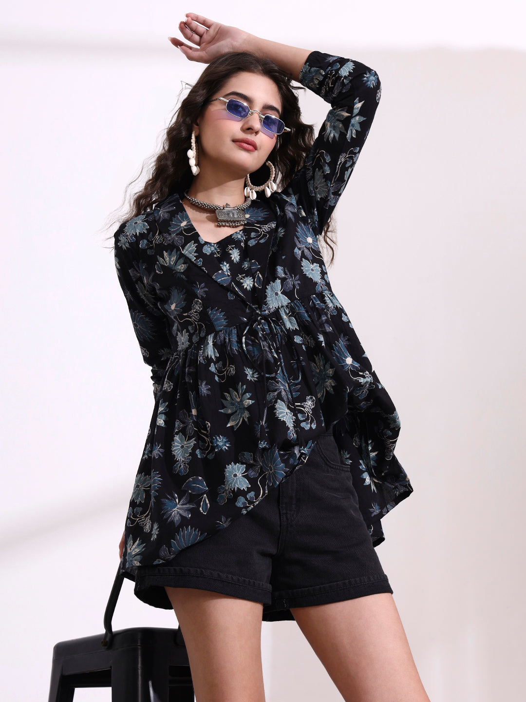 Black Lepal Coller Peplum Top